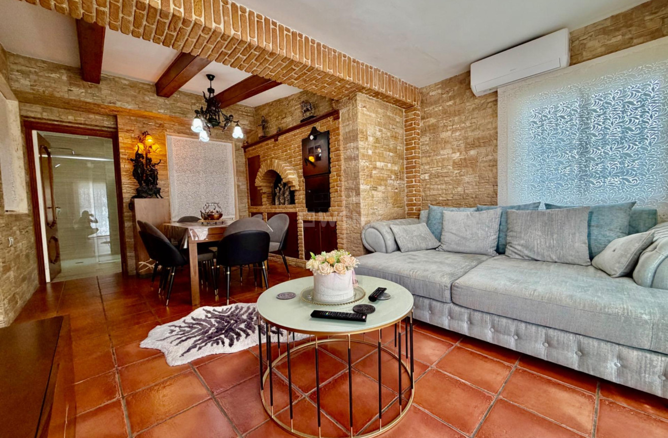 Odsprzedaż - Villa - Orihuela Costa - La Zenia