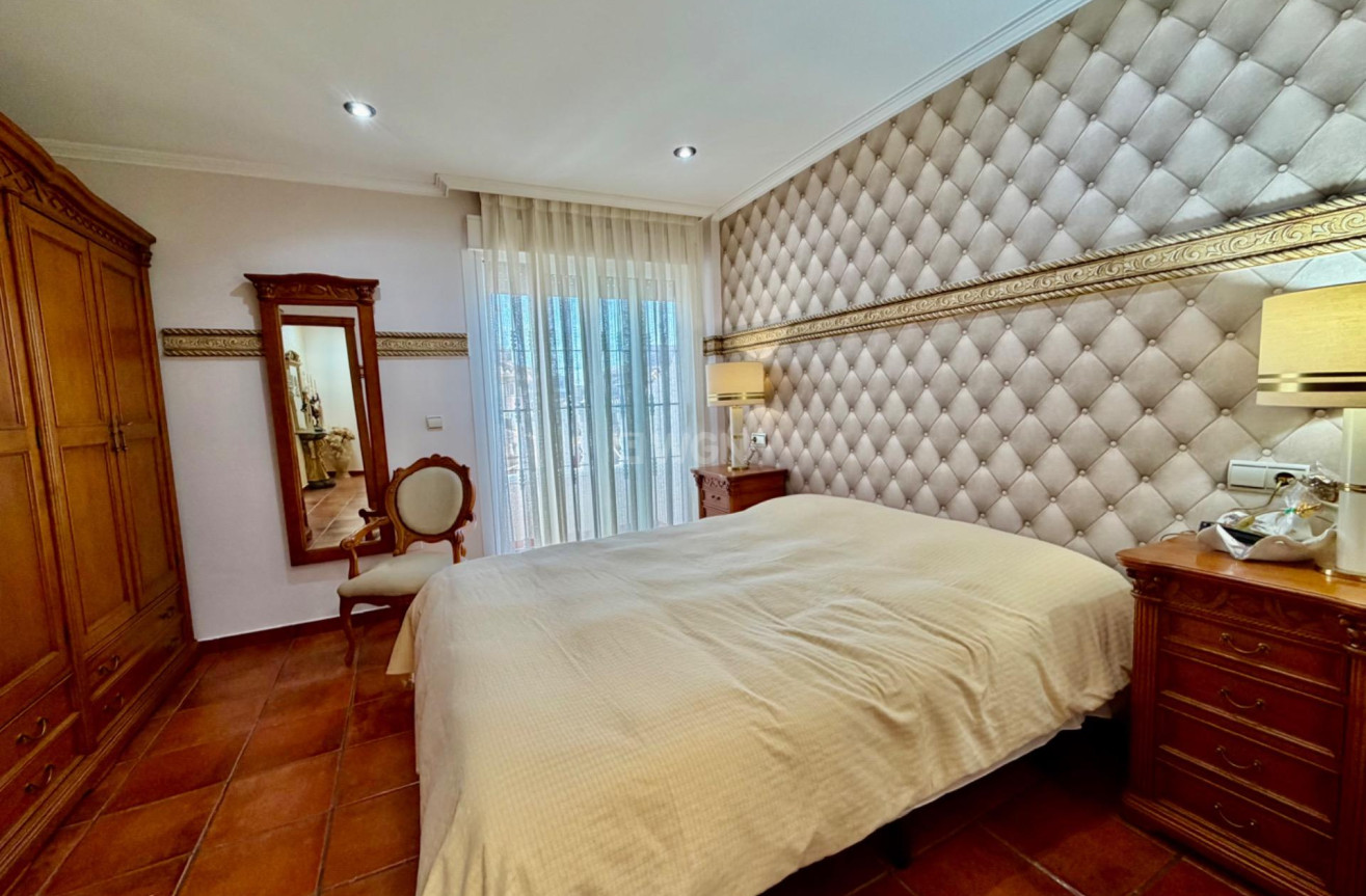 Odsprzedaż - Villa - Orihuela Costa - La Zenia