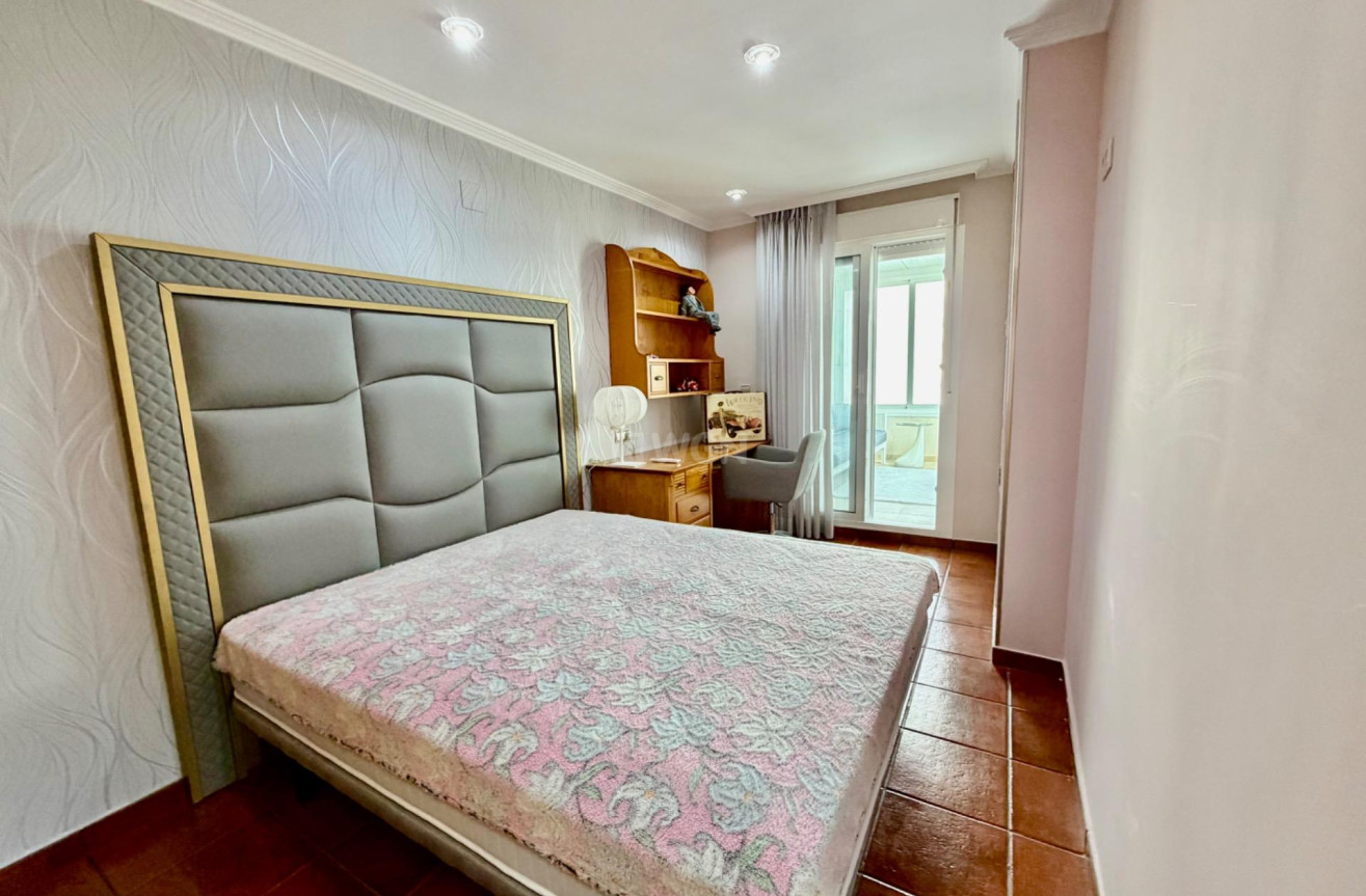 Odsprzedaż - Villa - Orihuela Costa - La Zenia