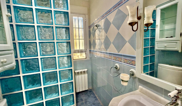 Odsprzedaż - Villa - Orihuela Costa - La Zenia