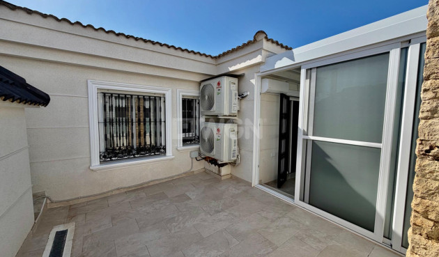 Odsprzedaż - Villa - Orihuela Costa - La Zenia