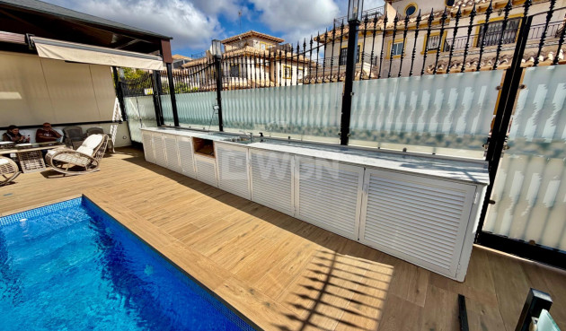 Odsprzedaż - Villa - Orihuela Costa - La Zenia