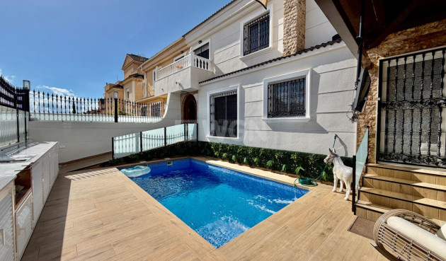 Odsprzedaż - Villa - Orihuela Costa - La Zenia