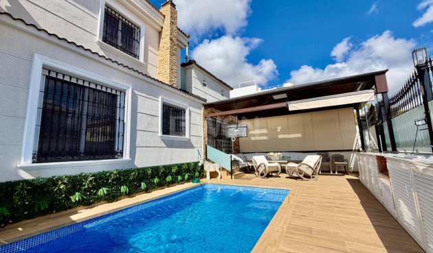 Odsprzedaż - Villa - Orihuela Costa - La Zenia