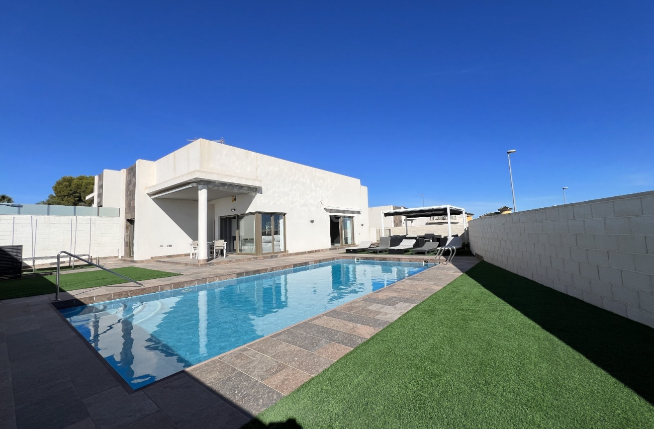 Odsprzedaż - Villa - Orihuela Costa - Costa Blanca