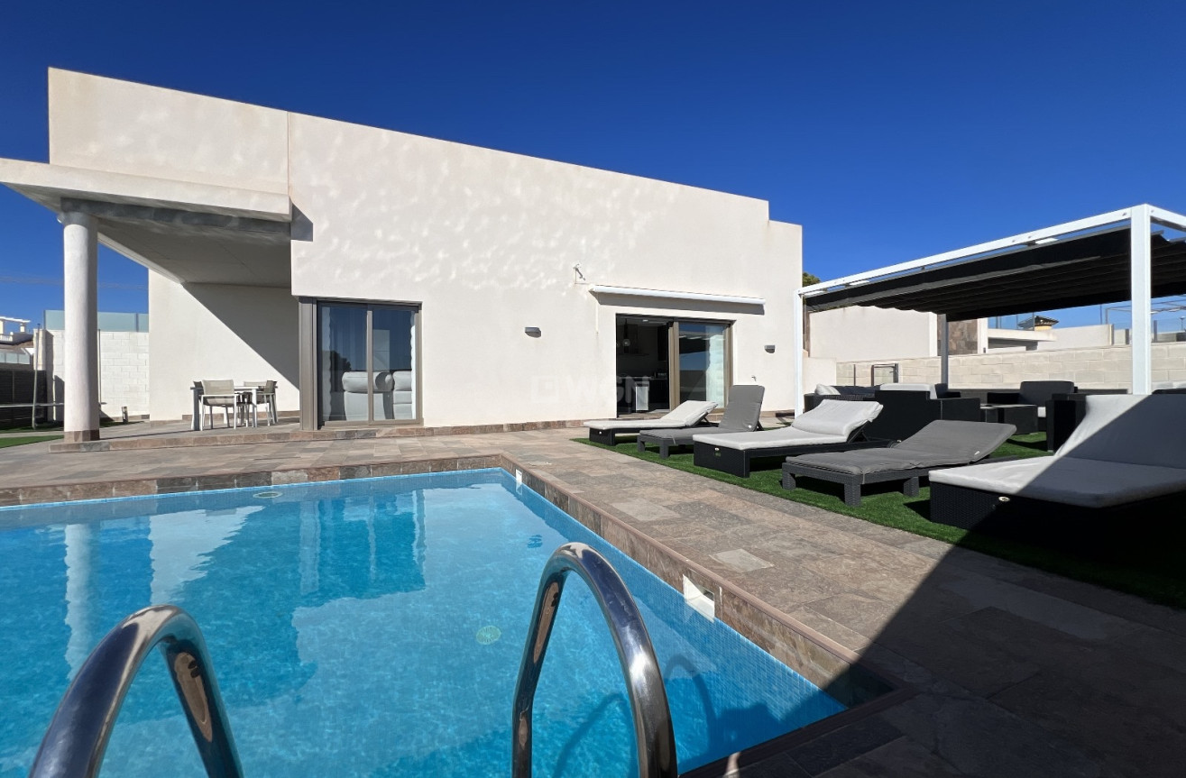 Odsprzedaż - Villa - Orihuela Costa - Costa Blanca