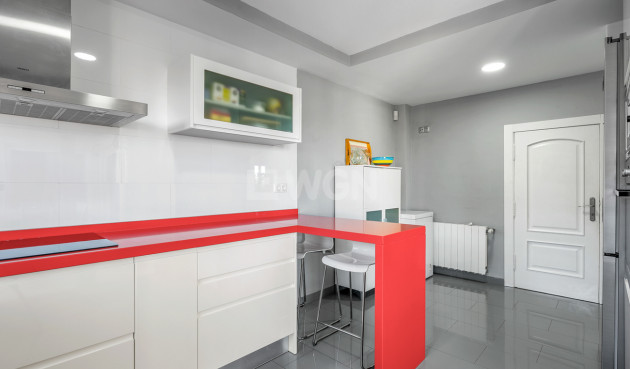 Odsprzedaż - Villa - Ciudad De Las Comunicaciones - Costa Blanca
