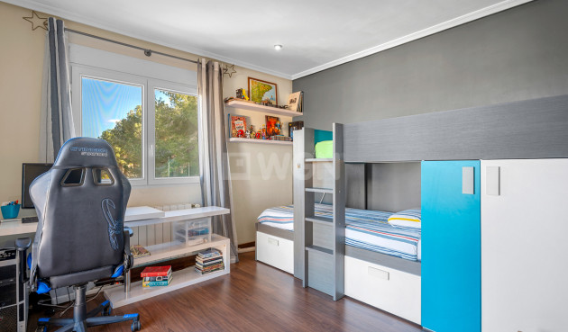 Odsprzedaż - Villa - Ciudad De Las Comunicaciones - Costa Blanca
