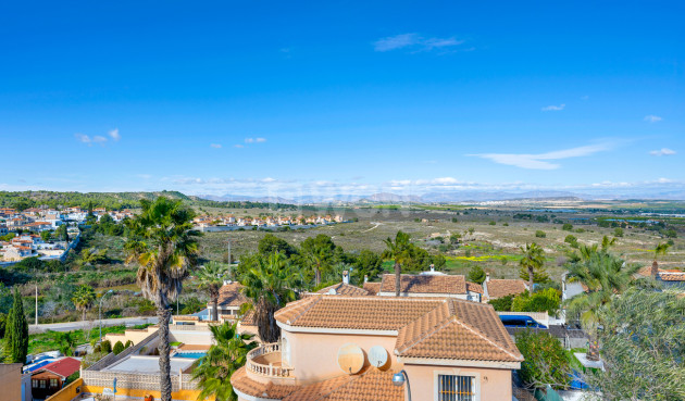 Odsprzedaż - Villa - Ciudad De Las Comunicaciones - Costa Blanca