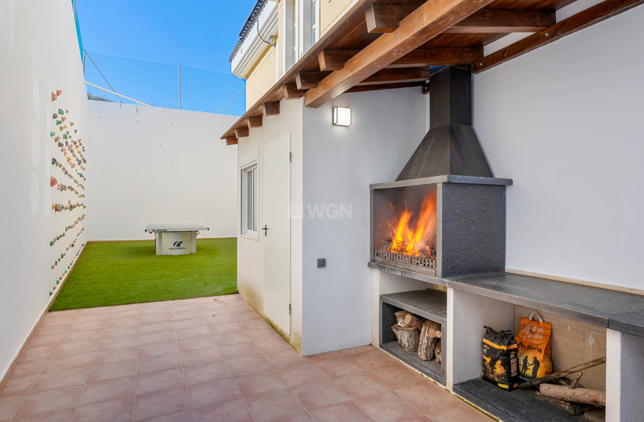 Odsprzedaż - Villa - Ciudad De Las Comunicaciones - Costa Blanca