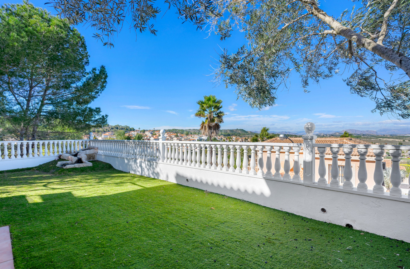 Odsprzedaż - Villa - Ciudad De Las Comunicaciones - Costa Blanca