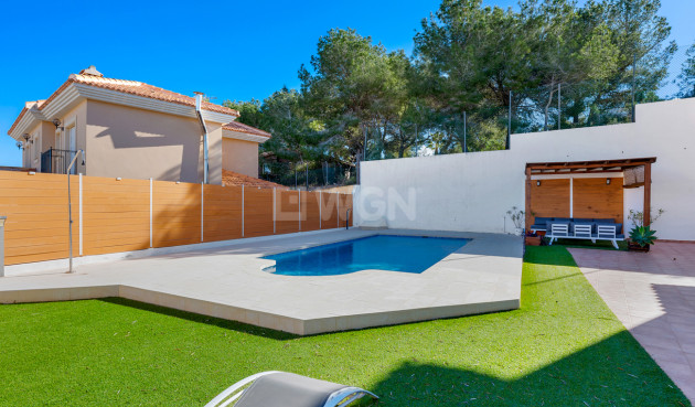 Odsprzedaż - Villa - Ciudad De Las Comunicaciones - Costa Blanca