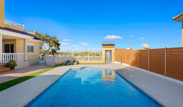 Odsprzedaż - Villa - Ciudad De Las Comunicaciones - Costa Blanca