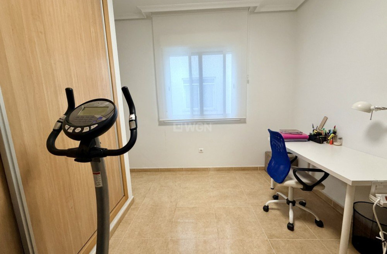 Odsprzedaż - Mieszkanie w bloku - Dolores - Costa Blanca