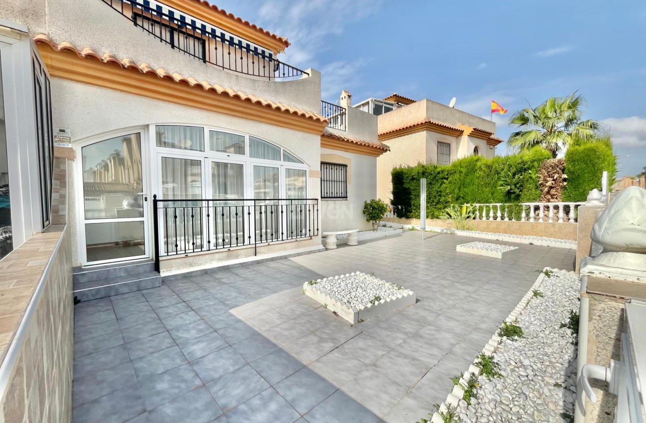 Odsprzedaż - Villa - Orihuela Costa - Playa Flamenca