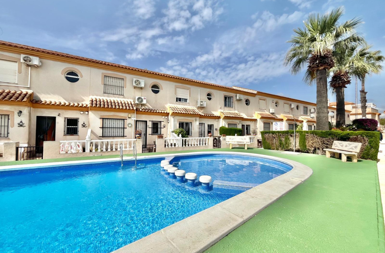 Odsprzedaż - Villa - Orihuela Costa - Playa Flamenca