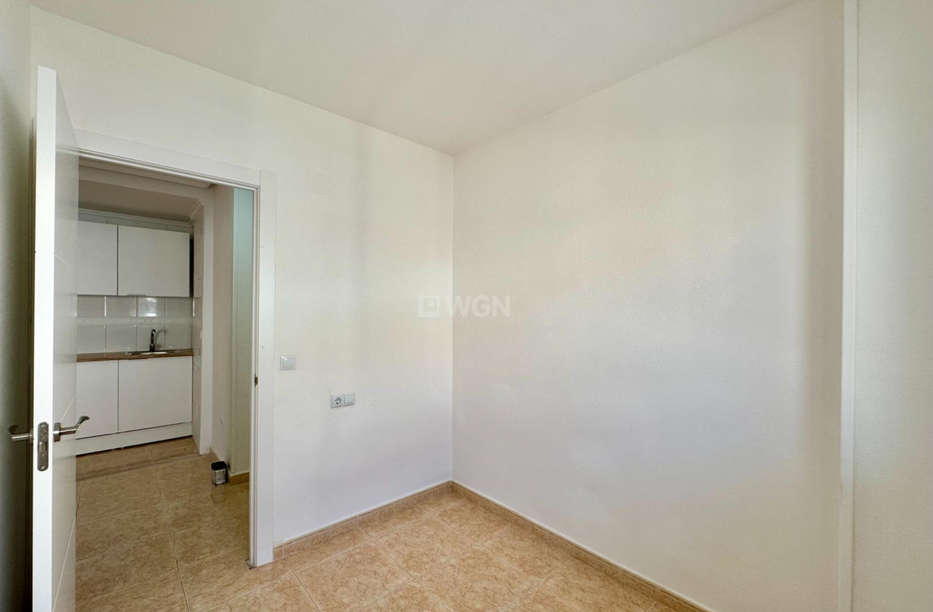 Odsprzedaż - Mieszkanie w bloku - Torrevieja - Centro