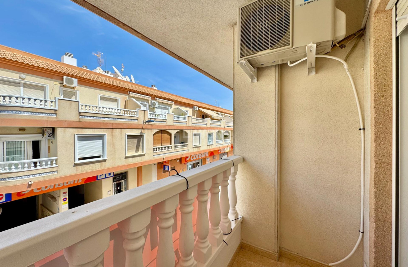 Odsprzedaż - Mieszkanie w bloku - Torrevieja - Centro