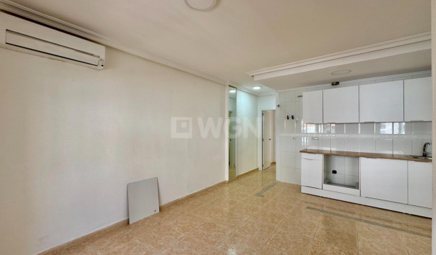Odsprzedaż - Mieszkanie w bloku - Torrevieja - Centro