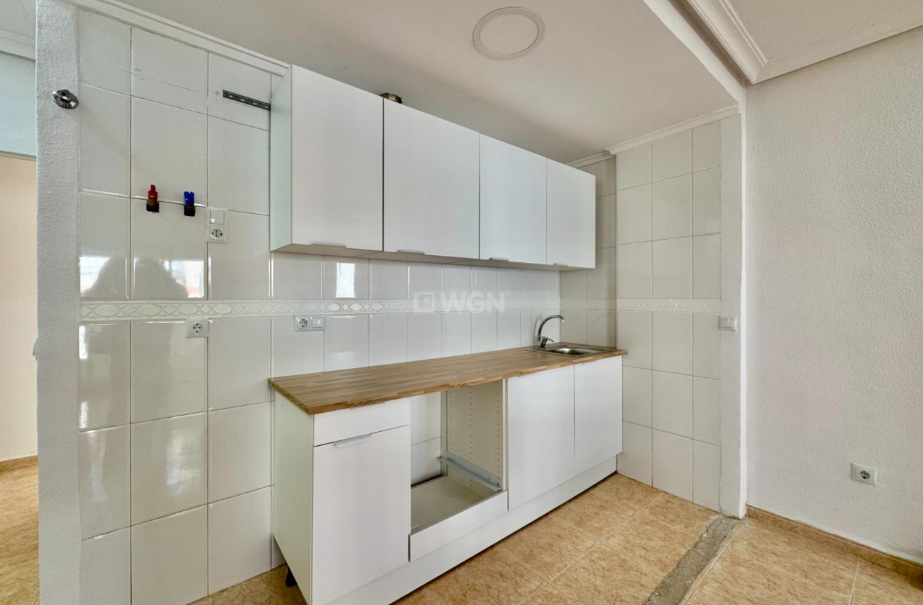 Odsprzedaż - Mieszkanie w bloku - Torrevieja - Centro