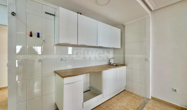 Odsprzedaż - Mieszkanie w bloku - Torrevieja - Centro