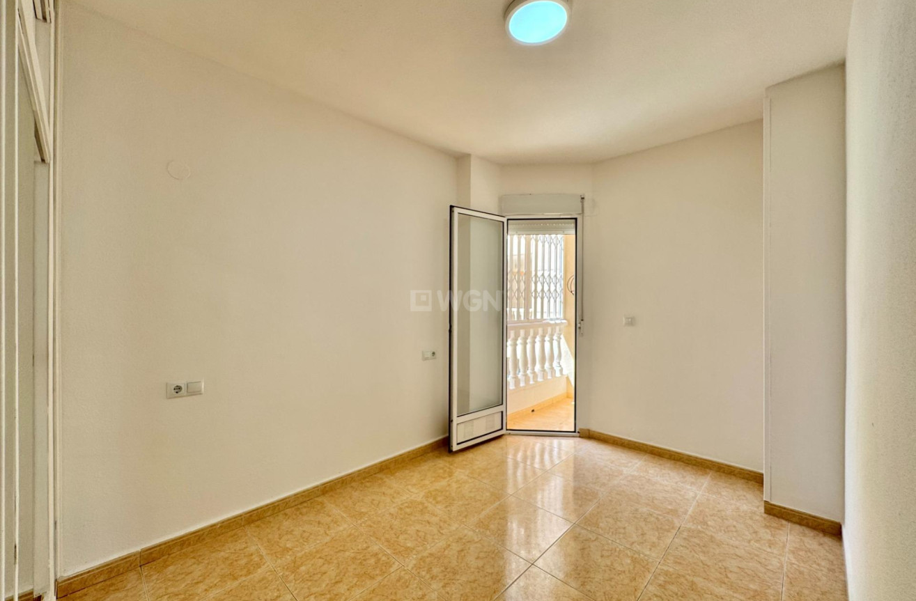 Odsprzedaż - Mieszkanie w bloku - Torrevieja - Centro
