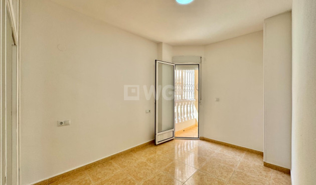 Odsprzedaż - Mieszkanie w bloku - Torrevieja - Centro