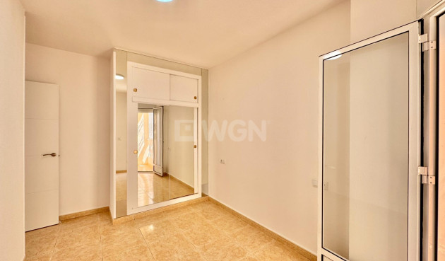 Odsprzedaż - Mieszkanie w bloku - Torrevieja - Centro
