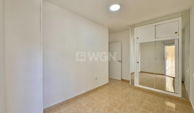 Odsprzedaż - Mieszkanie w bloku - Torrevieja - Centro