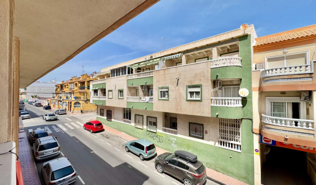 Odsprzedaż - Mieszkanie w bloku - Torrevieja - Centro