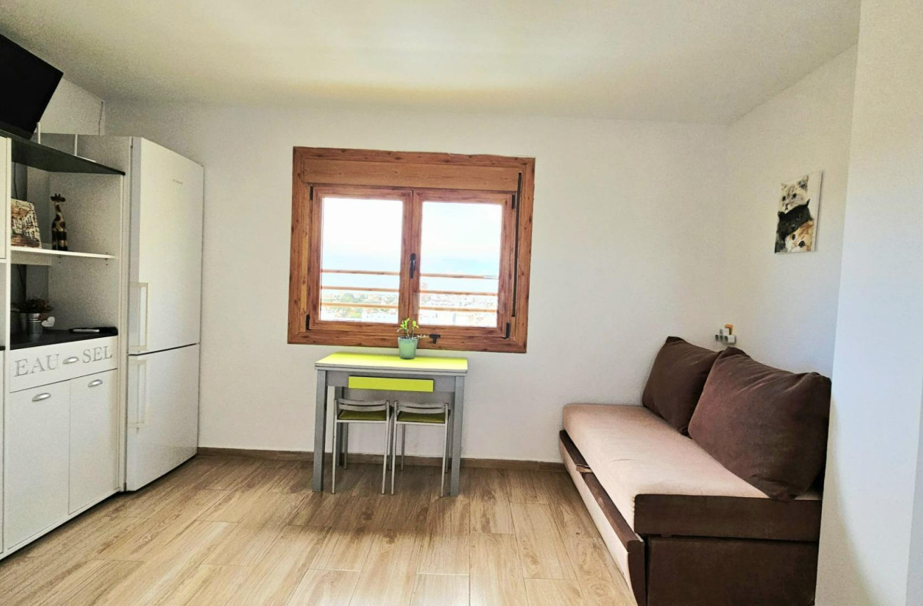 Odsprzedaż - Mieszkanie w bloku - Torrevieja - Nueva Torrevieja