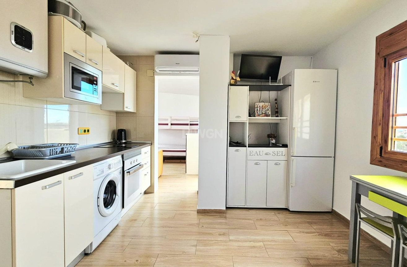 Odsprzedaż - Mieszkanie w bloku - Torrevieja - Nueva Torrevieja