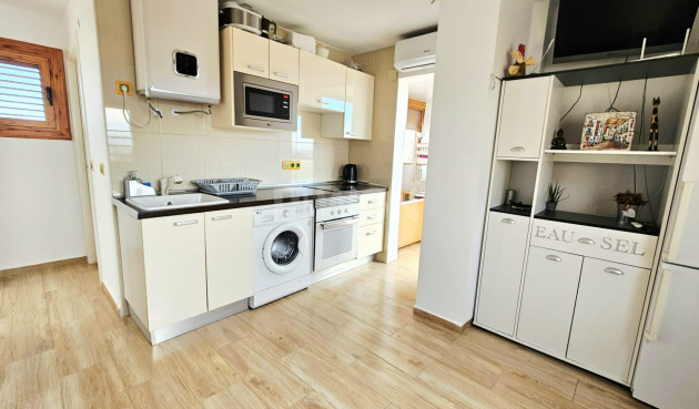 Odsprzedaż - Mieszkanie w bloku - Torrevieja - Nueva Torrevieja