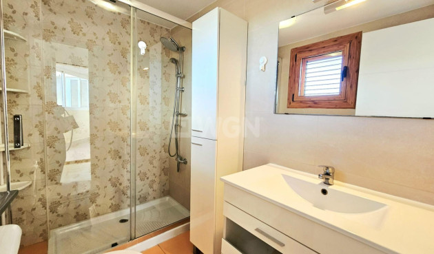 Odsprzedaż - Mieszkanie w bloku - Torrevieja - Nueva Torrevieja