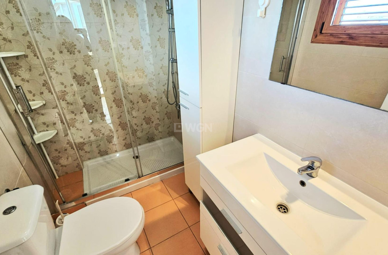 Odsprzedaż - Mieszkanie w bloku - Torrevieja - Nueva Torrevieja