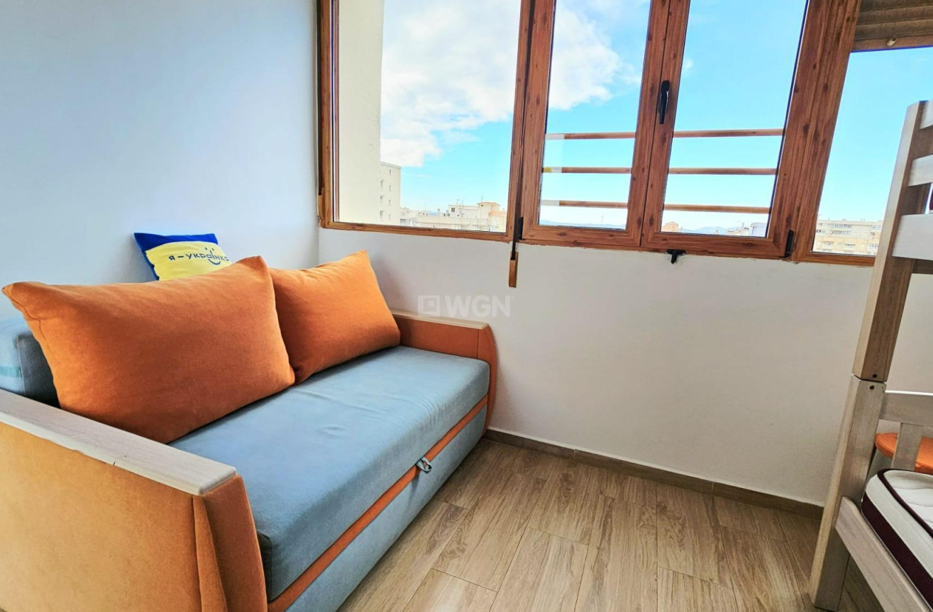 Odsprzedaż - Mieszkanie w bloku - Torrevieja - Nueva Torrevieja