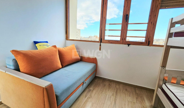 Odsprzedaż - Mieszkanie w bloku - Torrevieja - Nueva Torrevieja