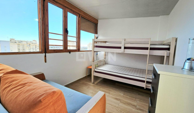 Odsprzedaż - Mieszkanie w bloku - Torrevieja - Nueva Torrevieja