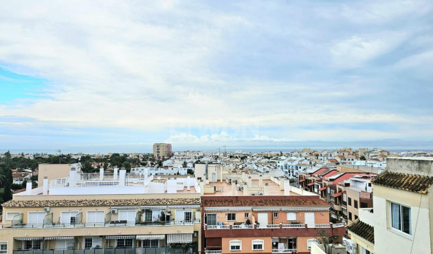 Odsprzedaż - Mieszkanie w bloku - Torrevieja - Nueva Torrevieja
