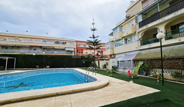 Odsprzedaż - Mieszkanie w bloku - Torrevieja - Nueva Torrevieja