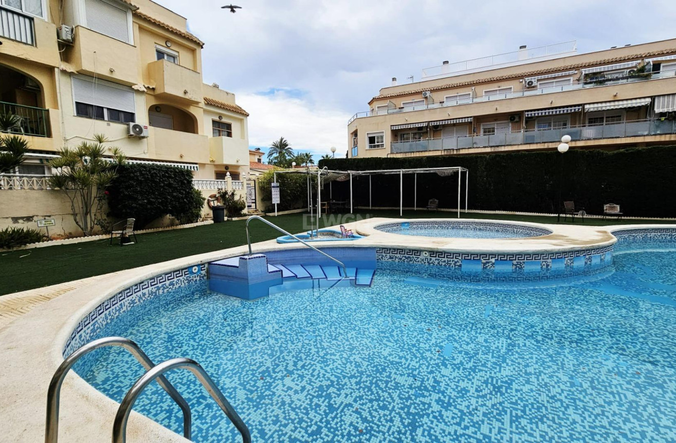 Odsprzedaż - Mieszkanie w bloku - Torrevieja - Nueva Torrevieja