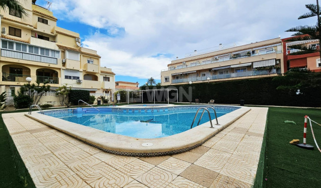 Odsprzedaż - Mieszkanie w bloku - Torrevieja - Nueva Torrevieja