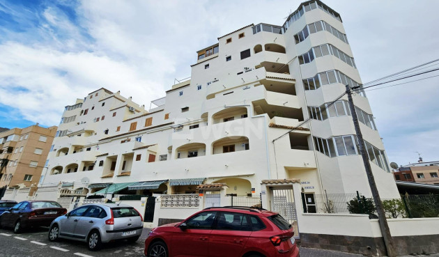 Odsprzedaż - Mieszkanie w bloku - Torrevieja - Nueva Torrevieja