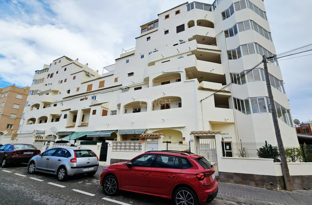Odsprzedaż - Mieszkanie w bloku - Torrevieja - Nueva Torrevieja