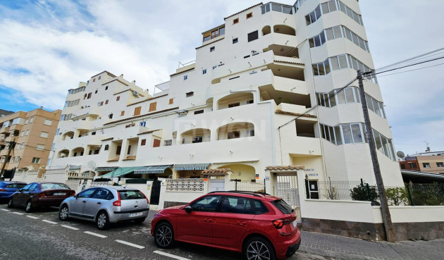 Odsprzedaż - Mieszkanie w bloku - Torrevieja - Nueva Torrevieja