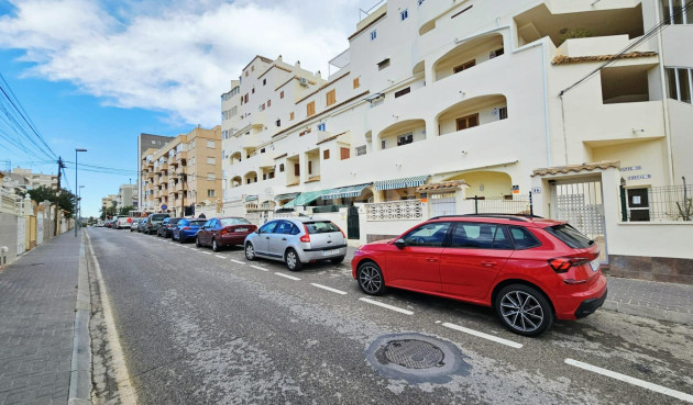 Odsprzedaż - Mieszkanie w bloku - Torrevieja - Nueva Torrevieja
