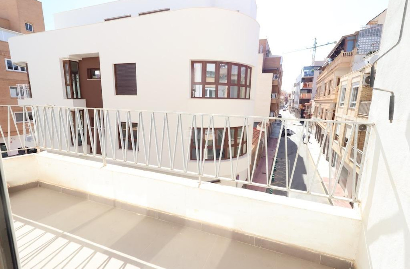 Odsprzedaż - Mieszkanie w bloku - Torrevieja - Costa Blanca