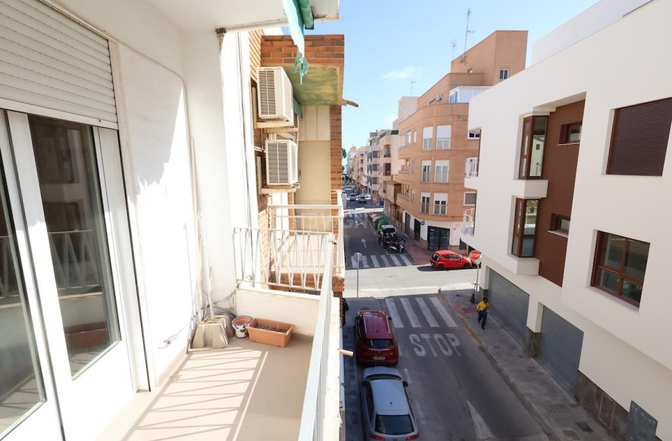 Odsprzedaż - Mieszkanie w bloku - Torrevieja - Costa Blanca