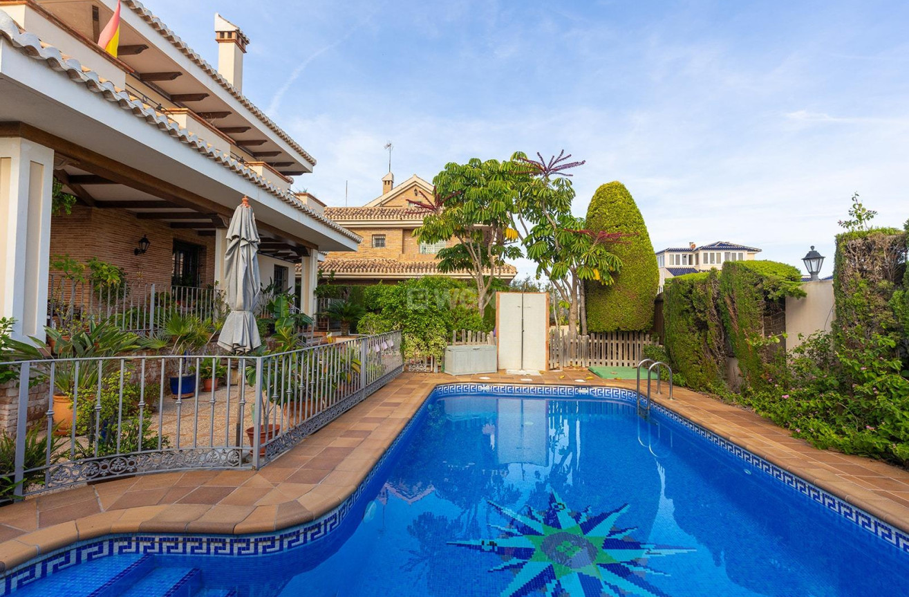 Resale - Villa - Torrevieja - La Veleta