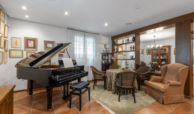 Resale - Villa - Torrevieja - La Veleta